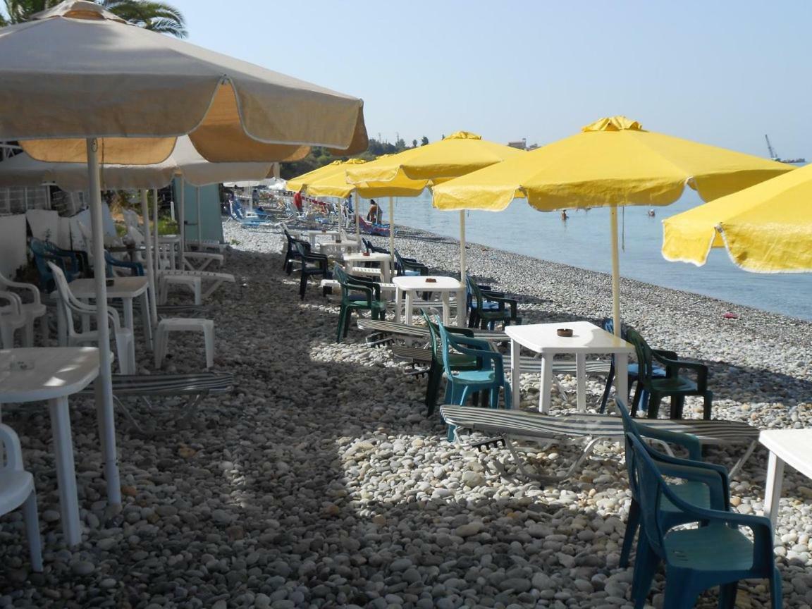 Horizon Aktaion Aparthotel Kalamata Exteriör bild